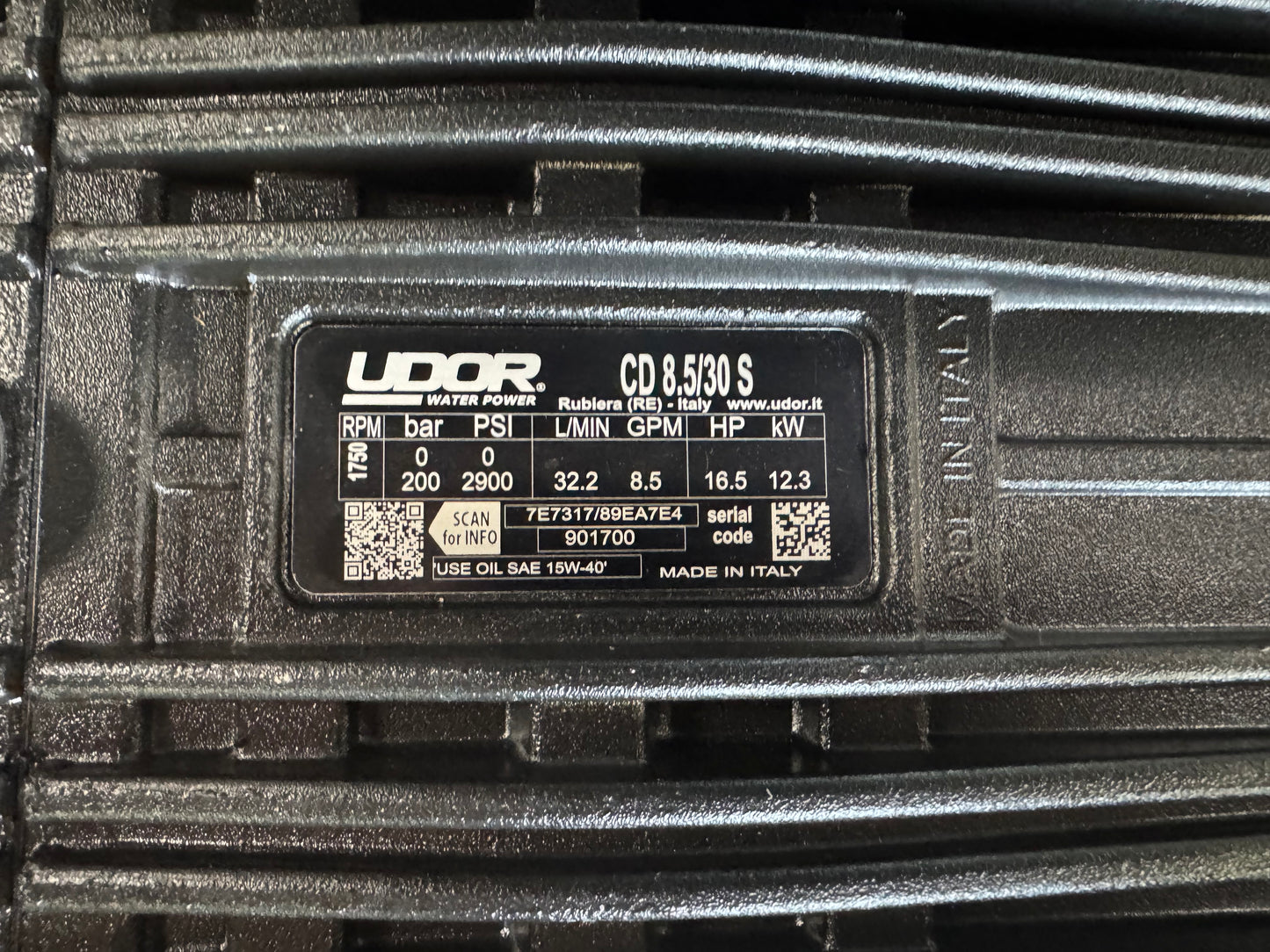 Simpson 3000 PSI at 8.0 GPM CRX® 680 Gear Drive with UDOR® Triplex Plunger Pump Cold Water Gas Industrial Pressure Washer 65420