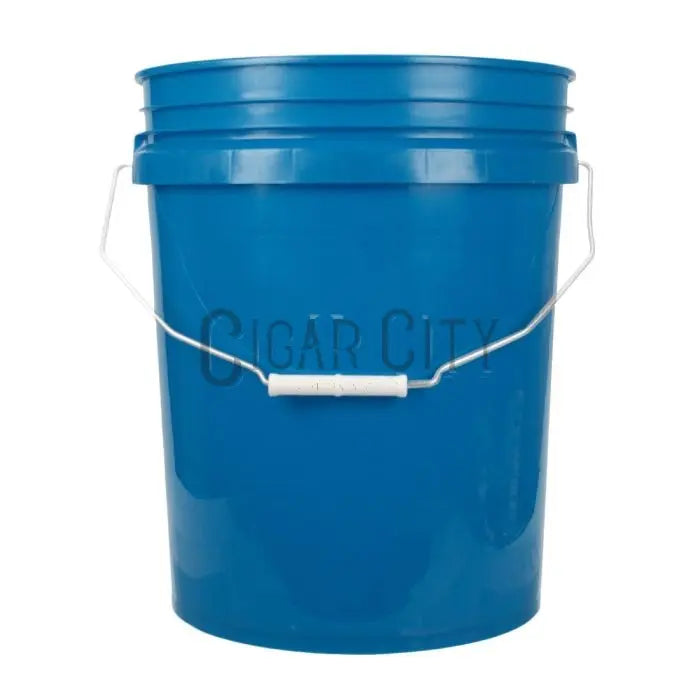 World Enterprises Round Bucket WindowCleaner.com