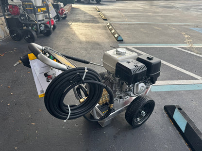 BE Scratch & Dent Honda GX390 w/ Comet ZWD4040 Pump 4,200 PSI 4.2 GPM Pressure Washer - B4213HACS (342917)