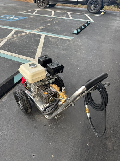 BE Scratch & Dent Honda GX390 3,100 PSI 3.1 GPM Cold Water Gas Pressure Washer - B3165HACS - 343899