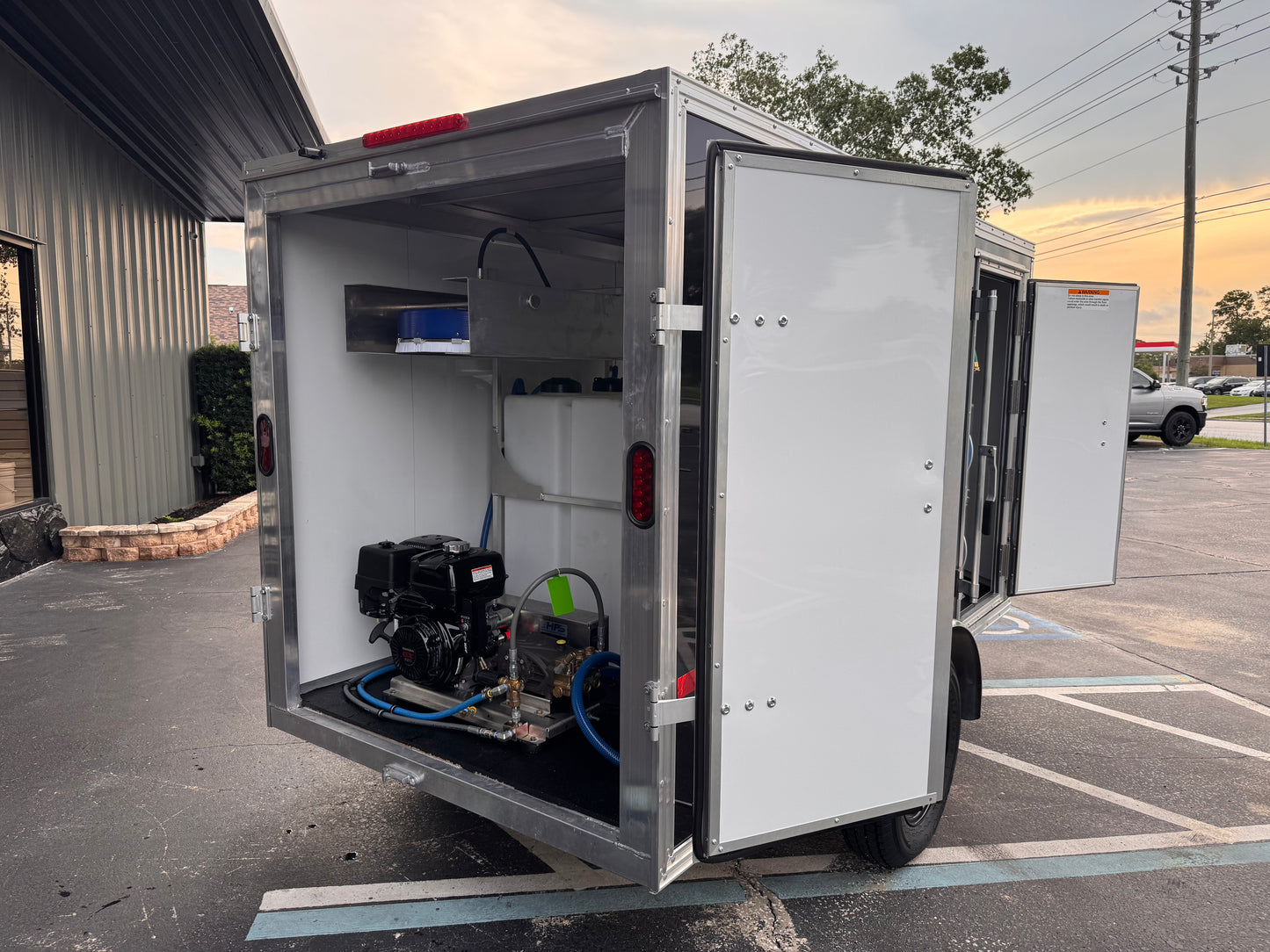 In Stock! - 2026 5x10 Enclosed Rig