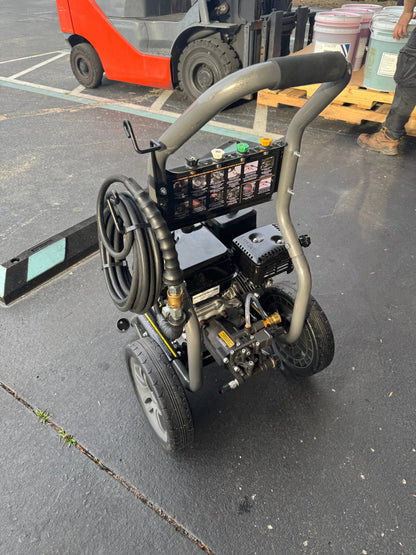 BE Scratch & Dent Powerease 212 w/ Axial LX Pump 3,200 PSI 2.5 GPM Pressure Washer - BE327PX (325239) BE