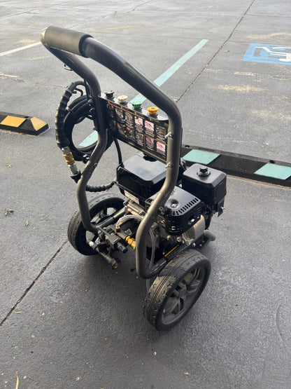 BE Scratch & Dent Powerease 212 w/ Axial LX Pump 3,200 PSI 2.5 GPM Pressure Washer - BE327PX (325239) BE