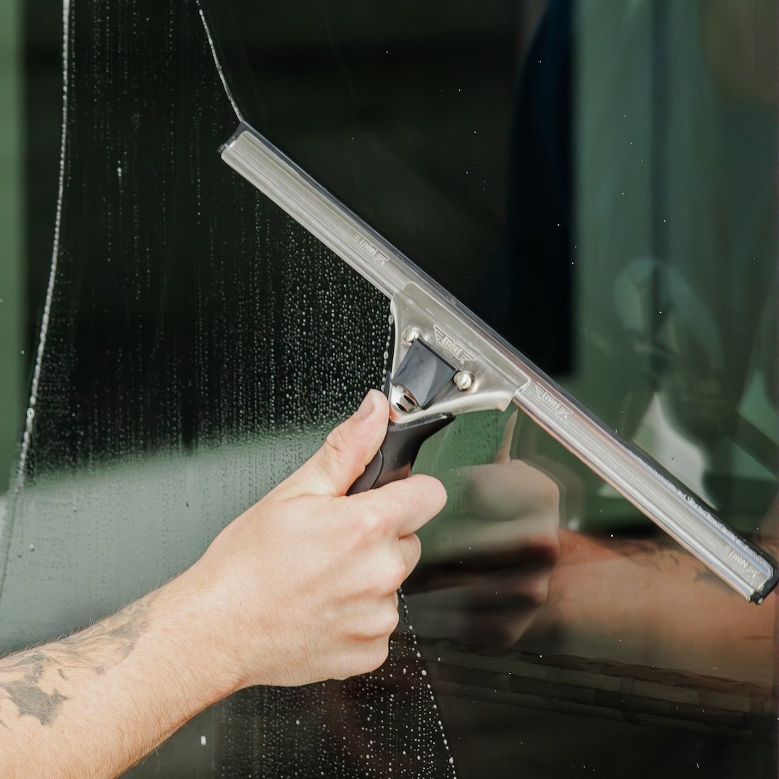 Ettore Pro+ Quick Release Squeegee Handle WindowCleaner.com