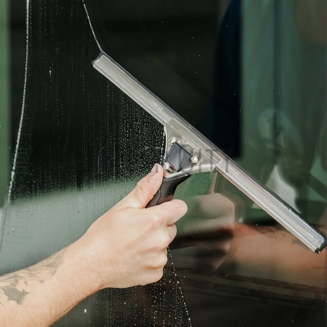 Ettore Pro+ Quick Release Squeegee Handle WindowCleaner.com