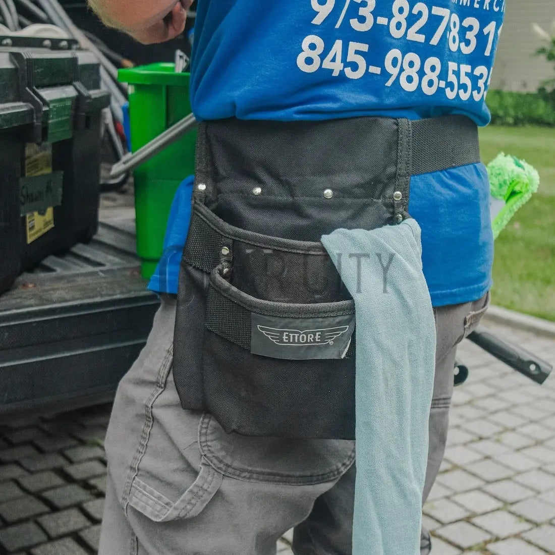 Ettore Scraper Pouch WindowCleaner.com