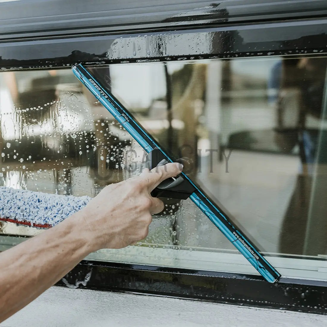 Sörbo Limited Edition 2024 Channel - 18 Inch WindowCleaner.com
