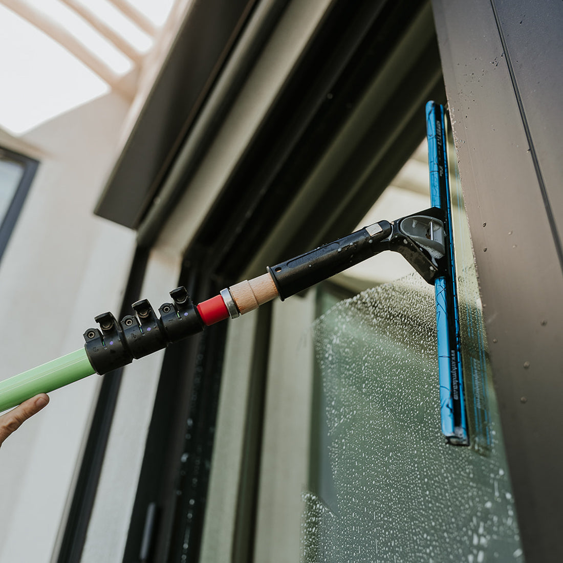 Sörbo Swivel Squeegee Handle WindowCleaner.com