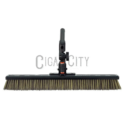 Tucker Alpha Honey Badger Solar Brush - 18 Inch WindowCleaner.com