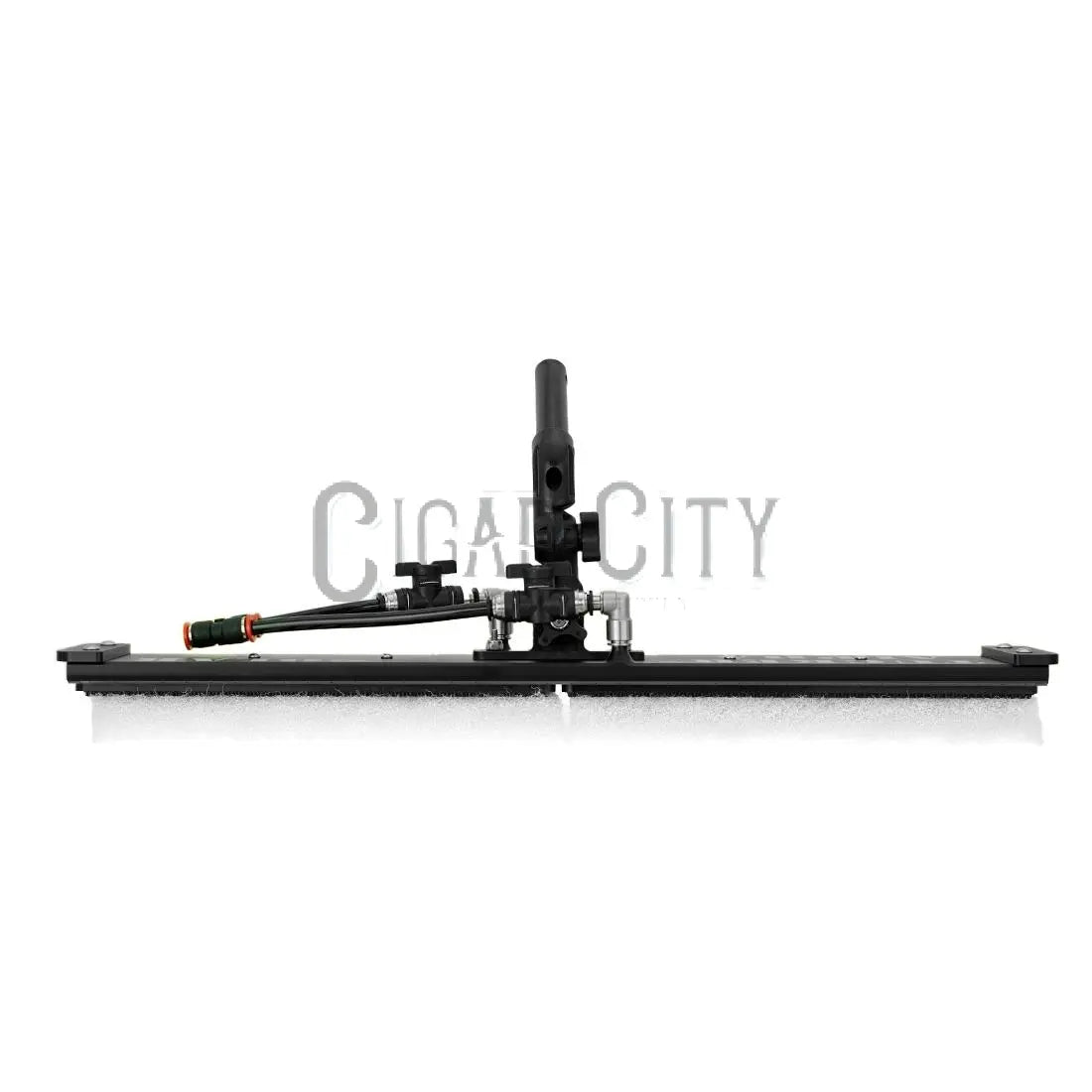 Tucker Alpha Honey Badger Solar Brush - 20 Inch WindowCleaner.com