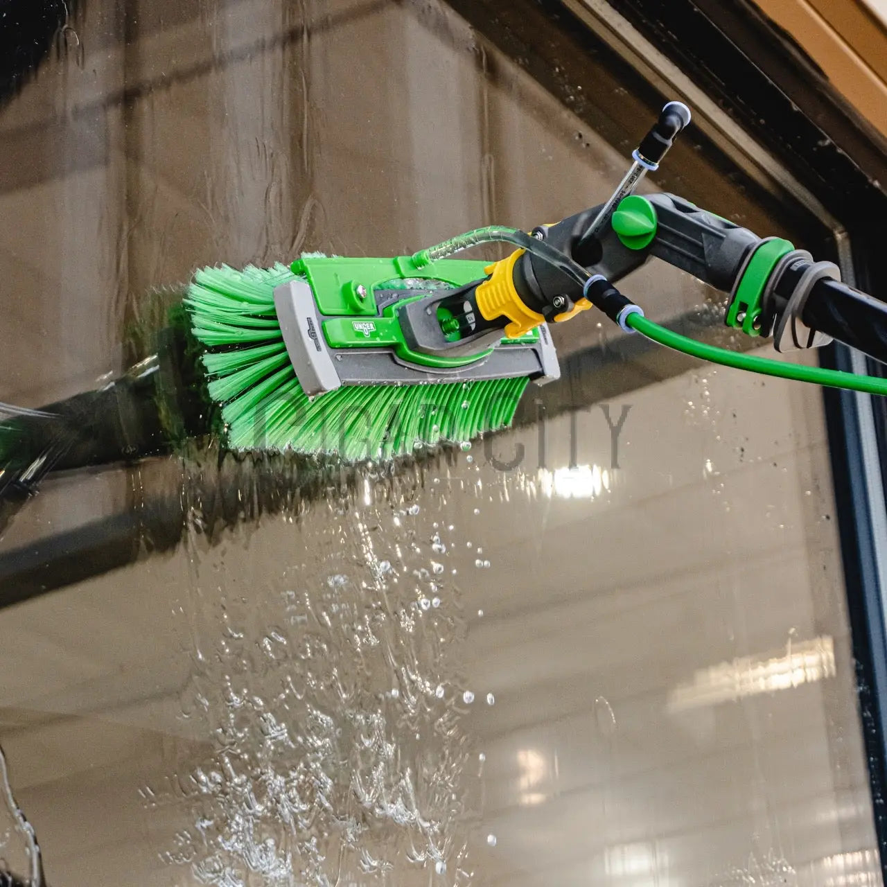 Unger nLITE Powerbrush WindowCleaner.com