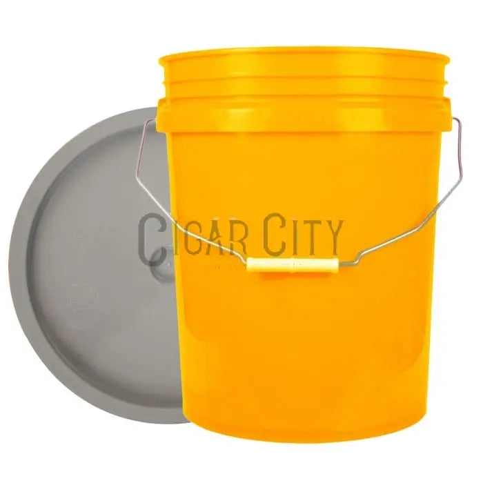 World Enterprises Round Bucket Set WindowCleaner.com