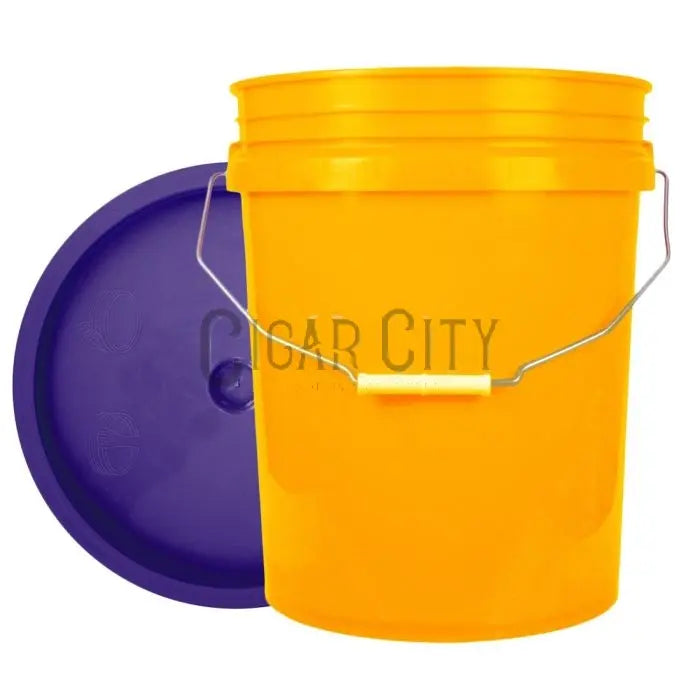 World Enterprises Round Bucket Set WindowCleaner.com