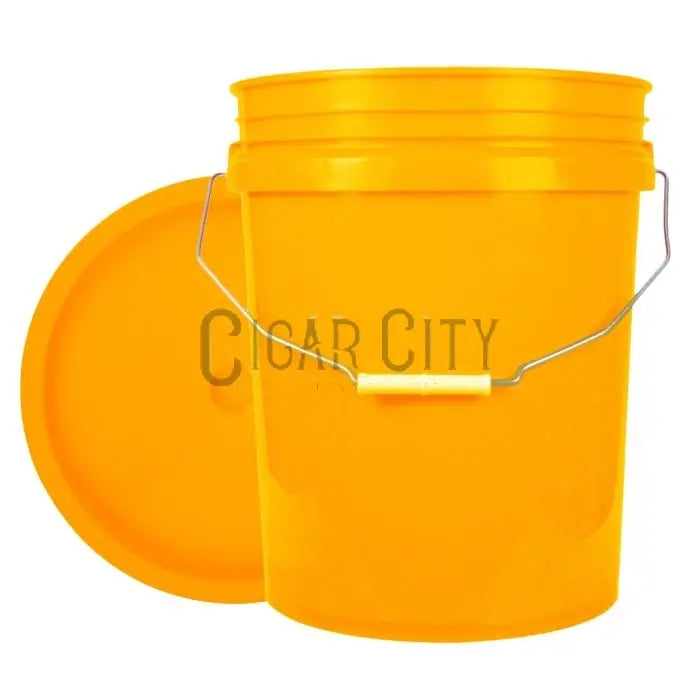 World Enterprises Round Bucket Set WindowCleaner.com
