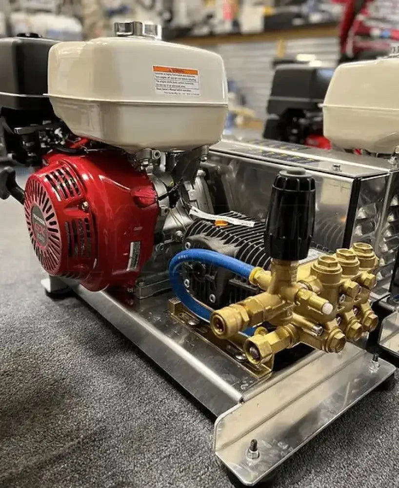 Bandit 5.5GPM at 3000PSI Honda GX390 Belt Drive With Comet Pump Electric Start B-K5530HC-ES Pressure Washers Cigarcity Softwash.