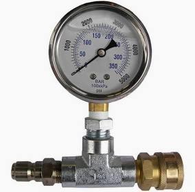 Softwash pressure gauge with brass fittings for cleaning equipment